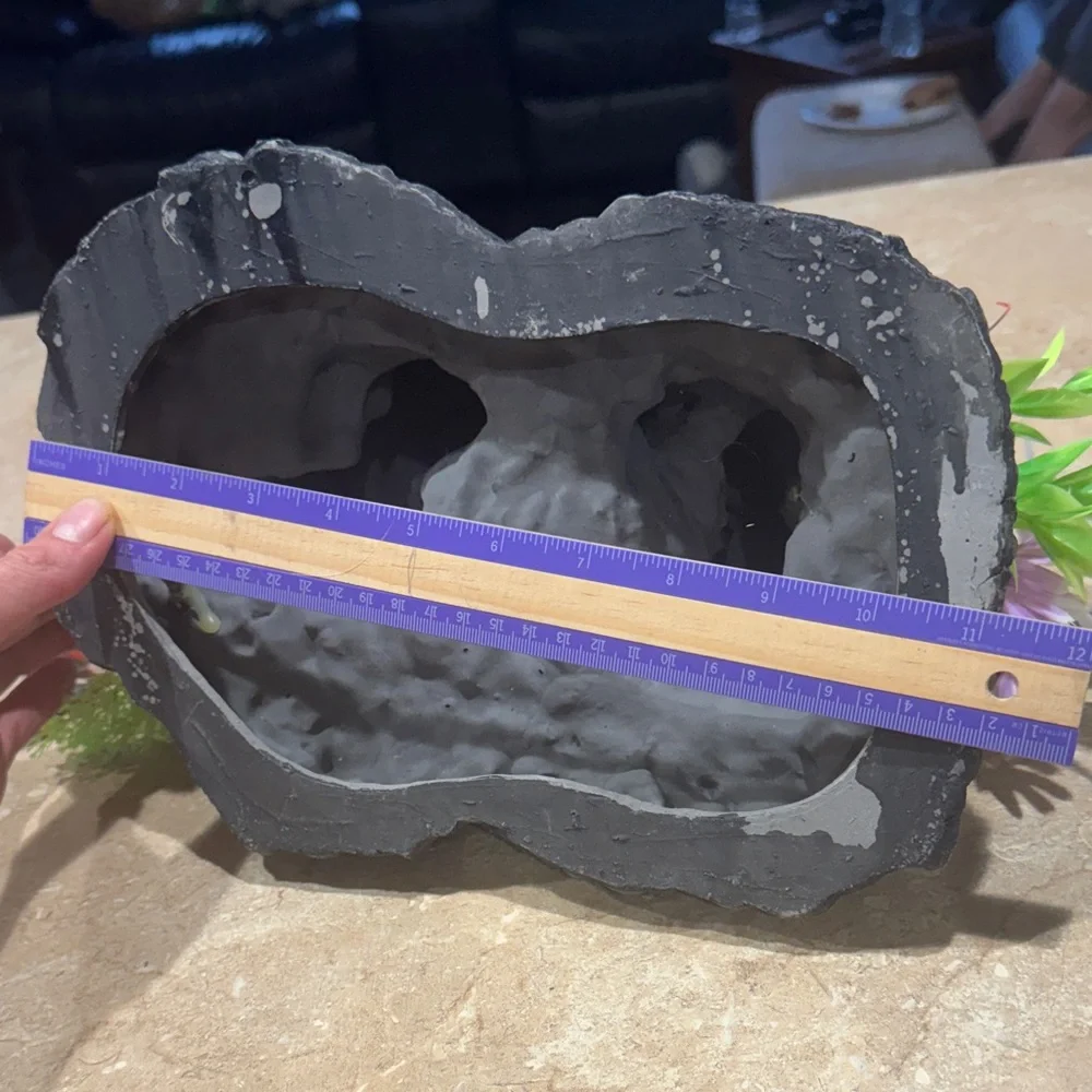 Decorative Aquarium Rock with Plants